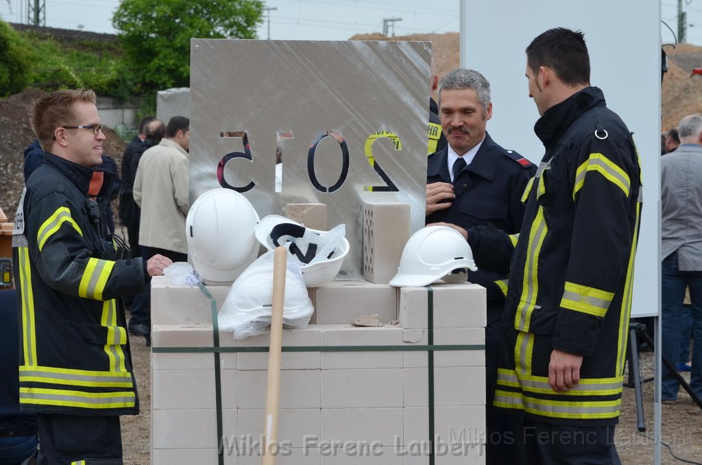 Erster Spatenstich Neues Feuerwehrzentrum Koeln Kalk Gummersbacherstr P146.JPG - Miklos Laubert